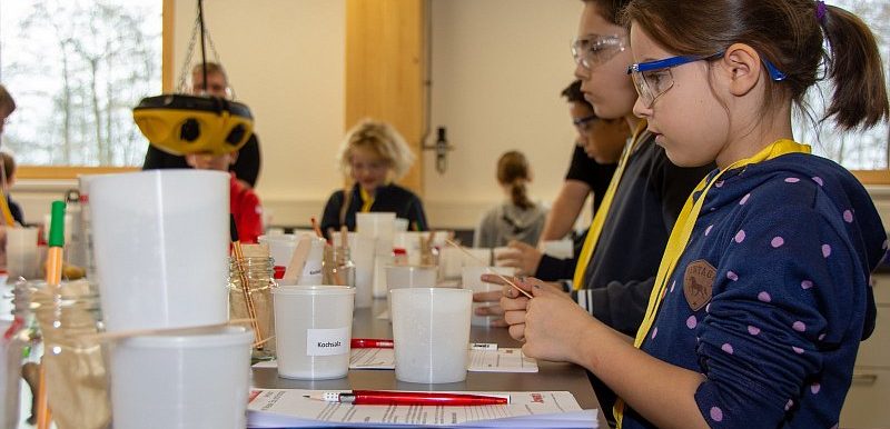 Kostenloser Workshop: Die Magie der Chemie bei Jowat SE